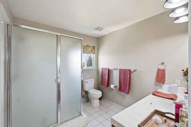 574 N Frankwood Avenue, Reedley, CA 93654