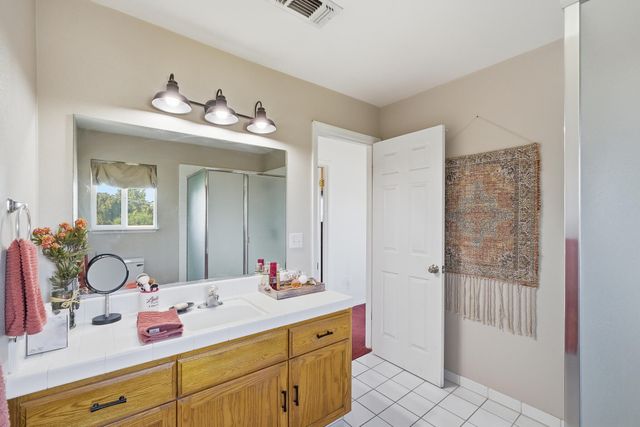 574 N Frankwood Avenue, Reedley, CA 93654