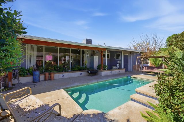 574 N Frankwood Avenue, Reedley, CA 93654