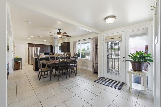 574 N Frankwood Avenue, Reedley, CA 93654