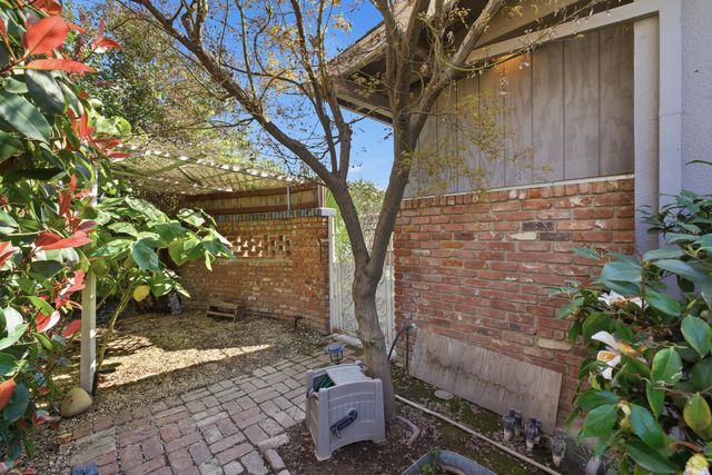 574 N Frankwood Avenue, Reedley, CA 93654