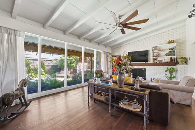 574 N Frankwood Avenue, Reedley, CA 93654