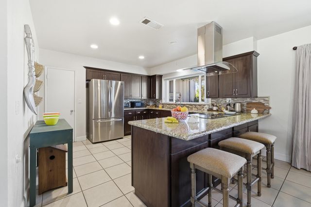 574 N Frankwood Avenue, Reedley, CA 93654