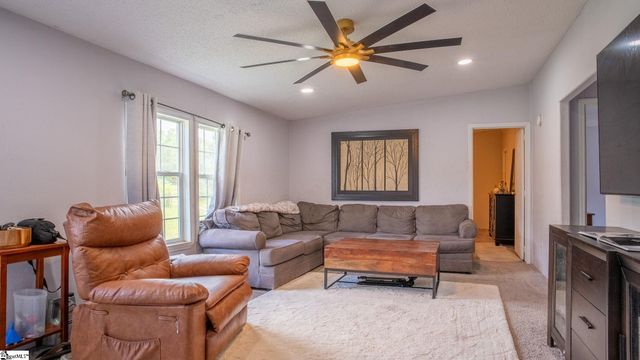13869 S Highway 101, Gray Court, SC 29645