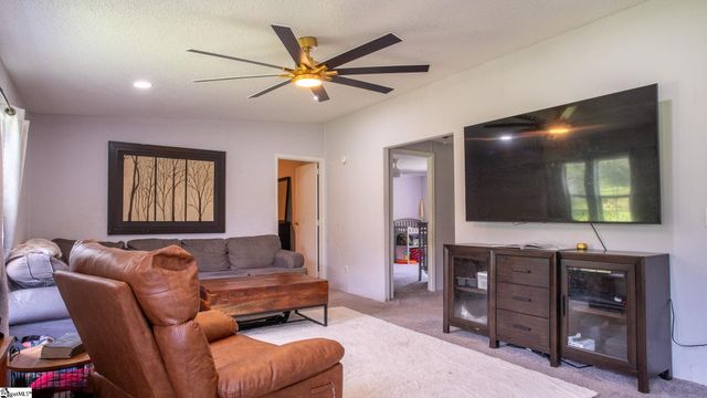 13869 S Highway 101, Gray Court, SC 29645