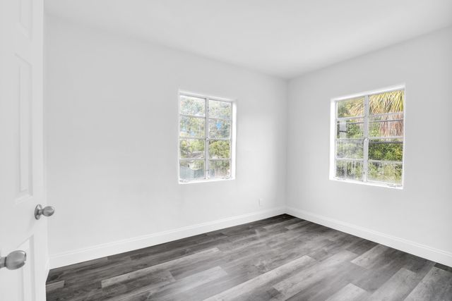 820 N Dixie Highway 4, Lake Worth Beach, FL 33460