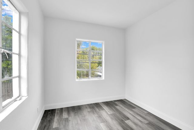 820 N Dixie Highway 4, Lake Worth Beach, FL 33460