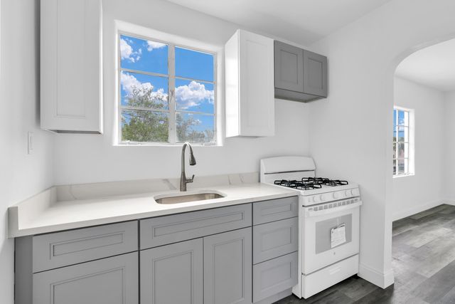 820 N Dixie Highway 4, Lake Worth Beach, FL 33460