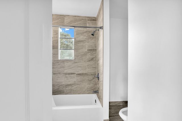 820 N Dixie Highway 4, Lake Worth Beach, FL 33460