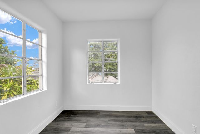 820 N Dixie Highway 4, Lake Worth Beach, FL 33460