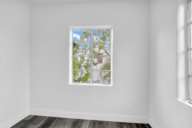 820 N Dixie Highway 4, Lake Worth Beach, FL 33460