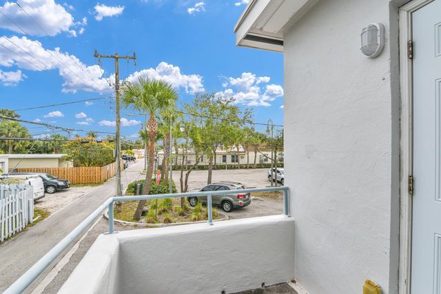 820 N Dixie Highway 4, Lake Worth Beach, FL 33460