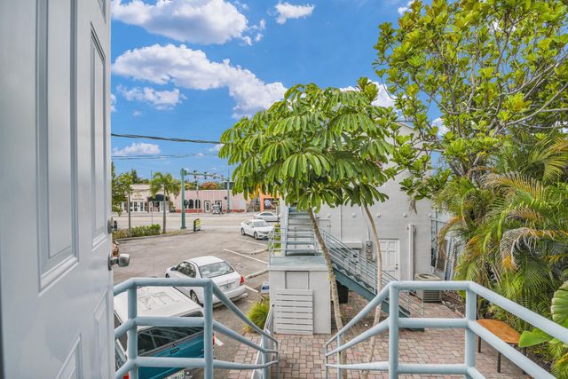 820 N Dixie Highway 4, Lake Worth Beach, FL 33460