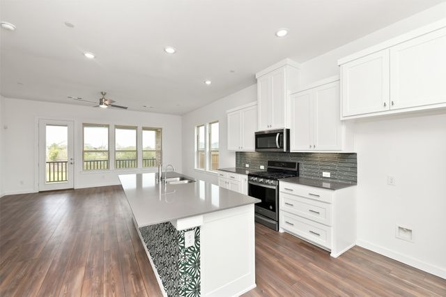 695 Vista Del Lago Drive, Lewisville, TX 75067