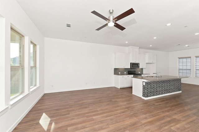 695 Vista Del Lago Drive, Lewisville, TX 75067