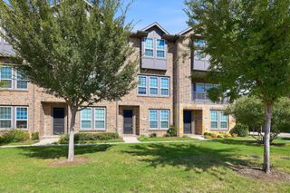 695 Vista Del Lago Drive, Lewisville, TX 75067