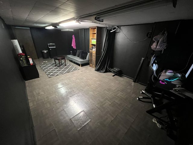 309 Danbury Dr, Charles City, IA 50616