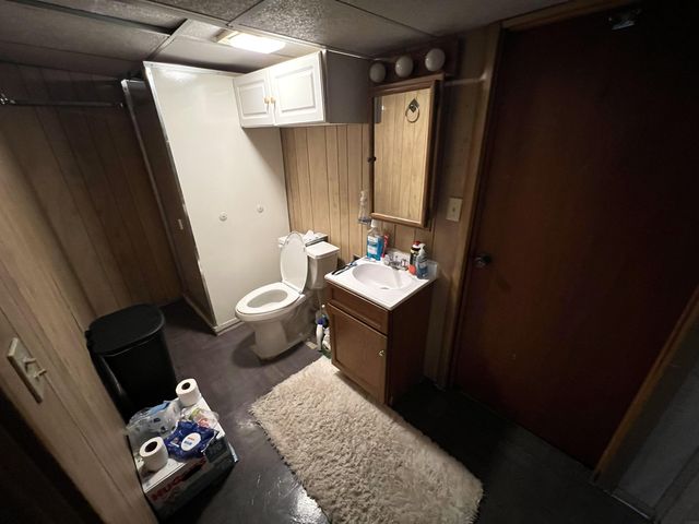 309 Danbury Dr, Charles City, IA 50616