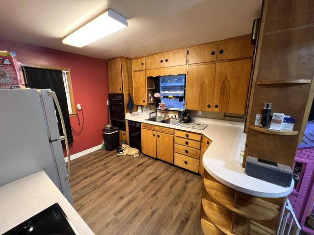 309 Danbury Dr, Charles City, IA 50616