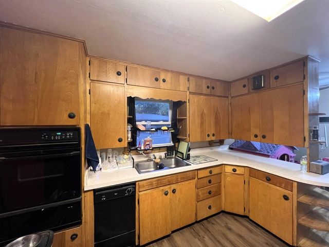 309 Danbury Dr, Charles City, IA 50616