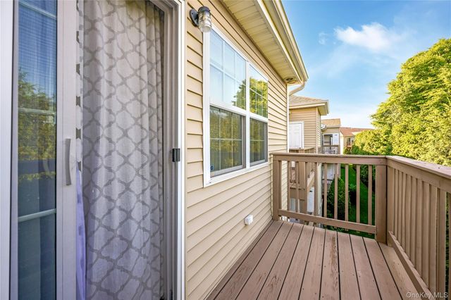 212 Willow Lane, Valley Stream, NY 11580