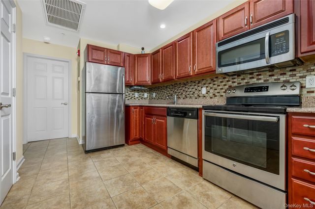 212 Willow Lane, Valley Stream, NY 11580
