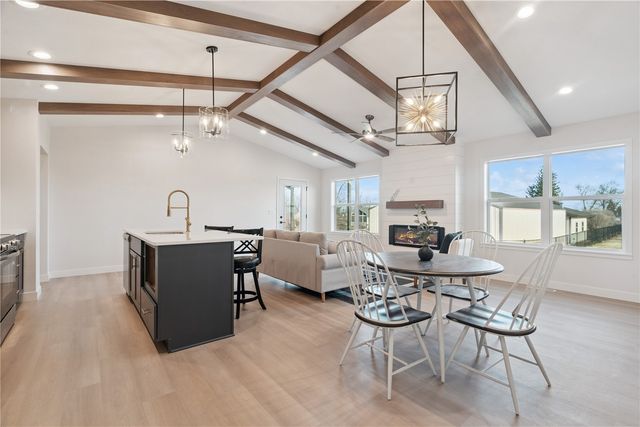 2770 Burns Drive, Marion, IA 52302