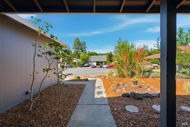 344 Westridge Pl, Petaluma, CA 94952