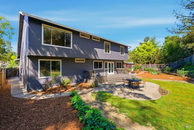 344 Westridge Pl, Petaluma, CA 94952