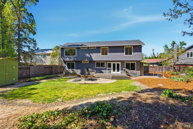 344 Westridge Pl, Petaluma, CA 94952
