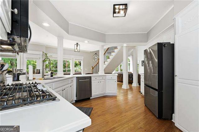 1136 Mossy Rock Road NW, Kennesaw, GA 30152