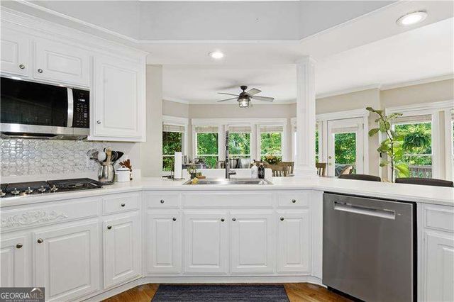 1136 Mossy Rock Road NW, Kennesaw, GA 30152