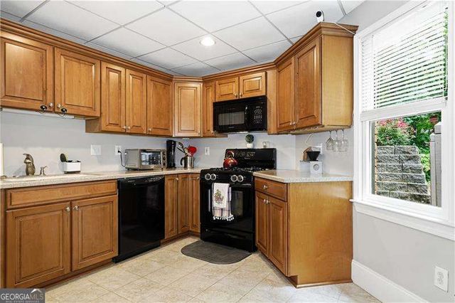 1136 Mossy Rock Road NW, Kennesaw, GA 30152