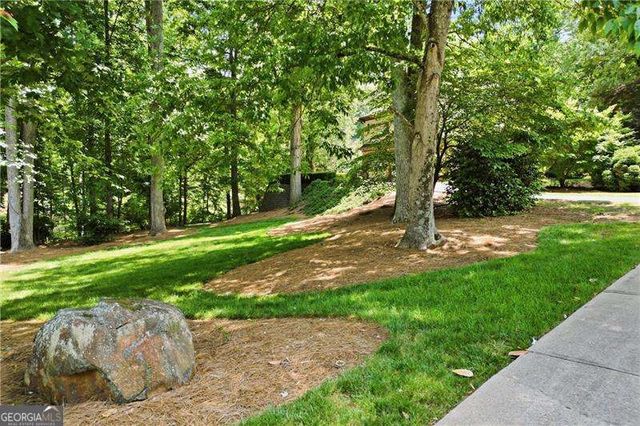 1136 Mossy Rock Road NW, Kennesaw, GA 30152