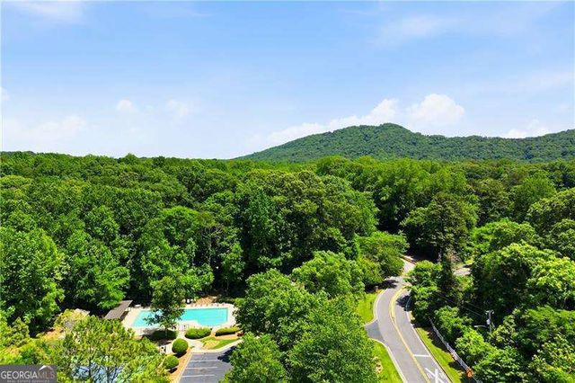 1136 Mossy Rock Road NW, Kennesaw, GA 30152