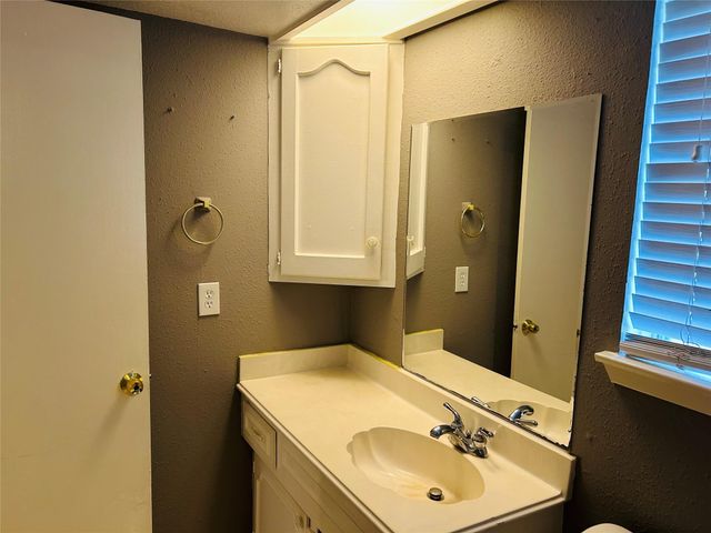 7619 Vernwood Street, Houston, TX 77040
