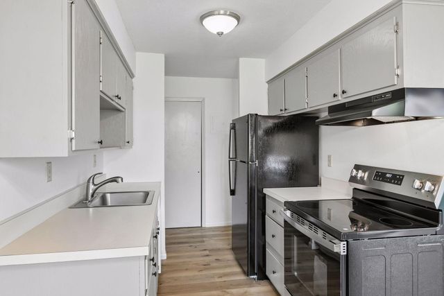 911 7th Street S 3, Hopkins, MN 55343