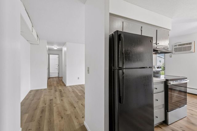 911 7th Street S 3, Hopkins, MN 55343