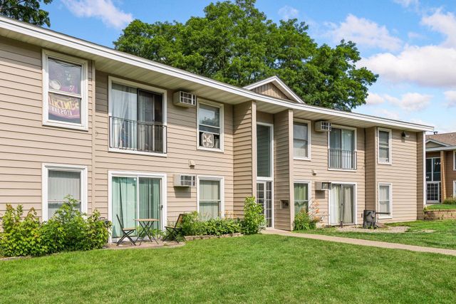 911 7th Street S 3, Hopkins, MN 55343
