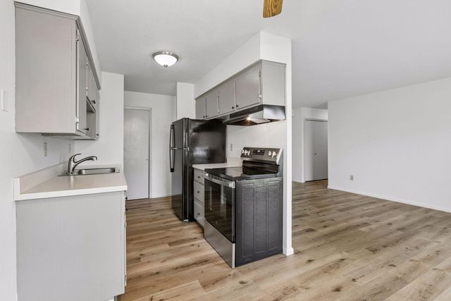 911 7th Street S 3, Hopkins, MN 55343
