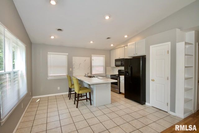 902 W Mill Street 904 906 908, Carbondale, IL 62901