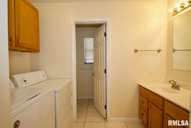 902 W Mill Street 904 906 908, Carbondale, IL 62901