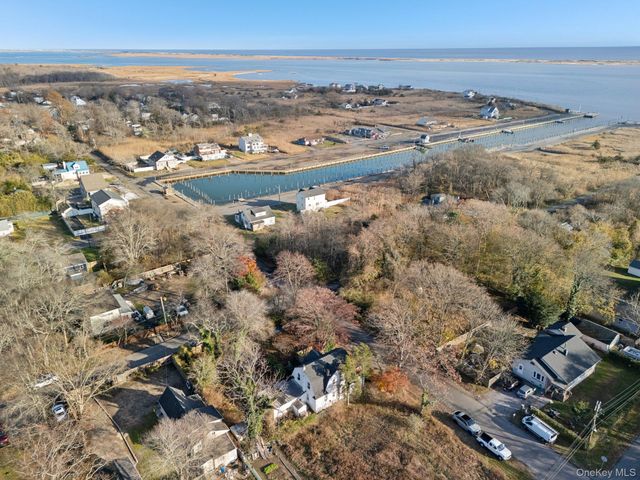 83 Elm Road E, Mastic Beach, NY 11951