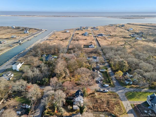 83 Elm Road E, Mastic Beach, NY 11951