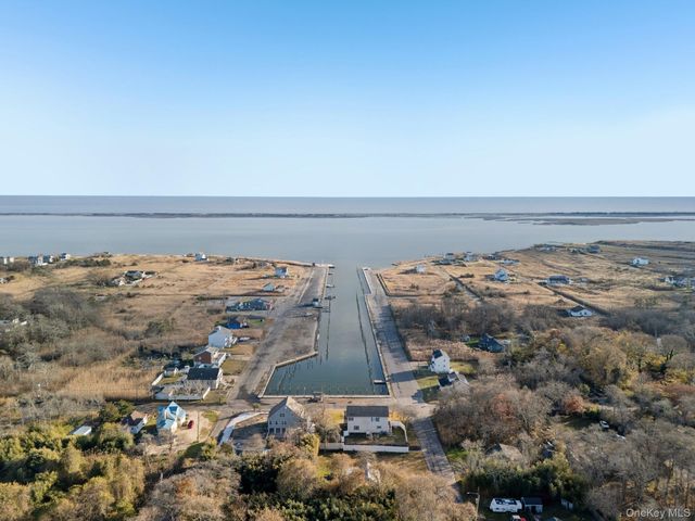 83 Elm Road E, Mastic Beach, NY 11951