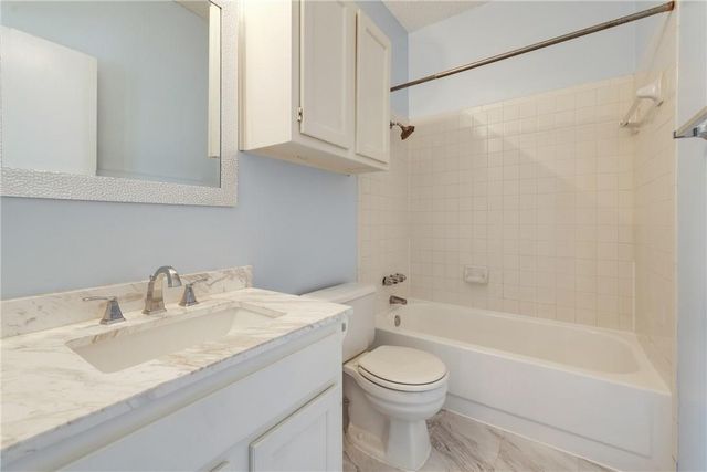 802 S 1st ST 219, Austin, TX 78704