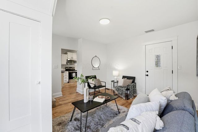 132 Cambria Street, Newark, OH 43055