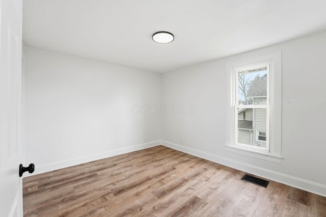 132 Cambria Street, Newark, OH 43055