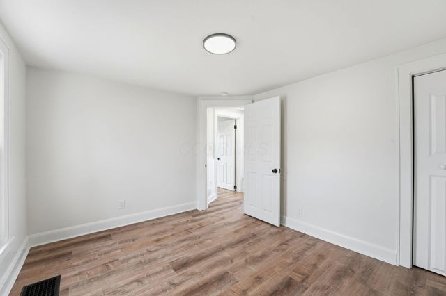 132 Cambria Street, Newark, OH 43055