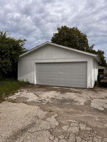 10402 W Jonen STREET, Milwaukee, WI 53224